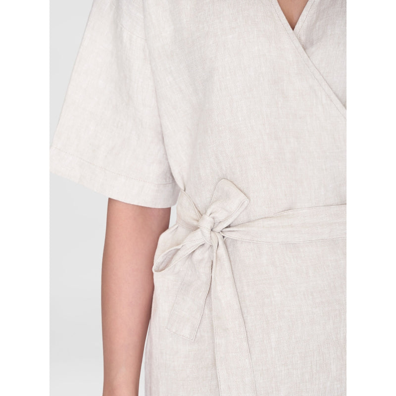 Kurzärmliges Wickelkleid aus Leinen – GOTS/Vegan – Light Feather Gray
