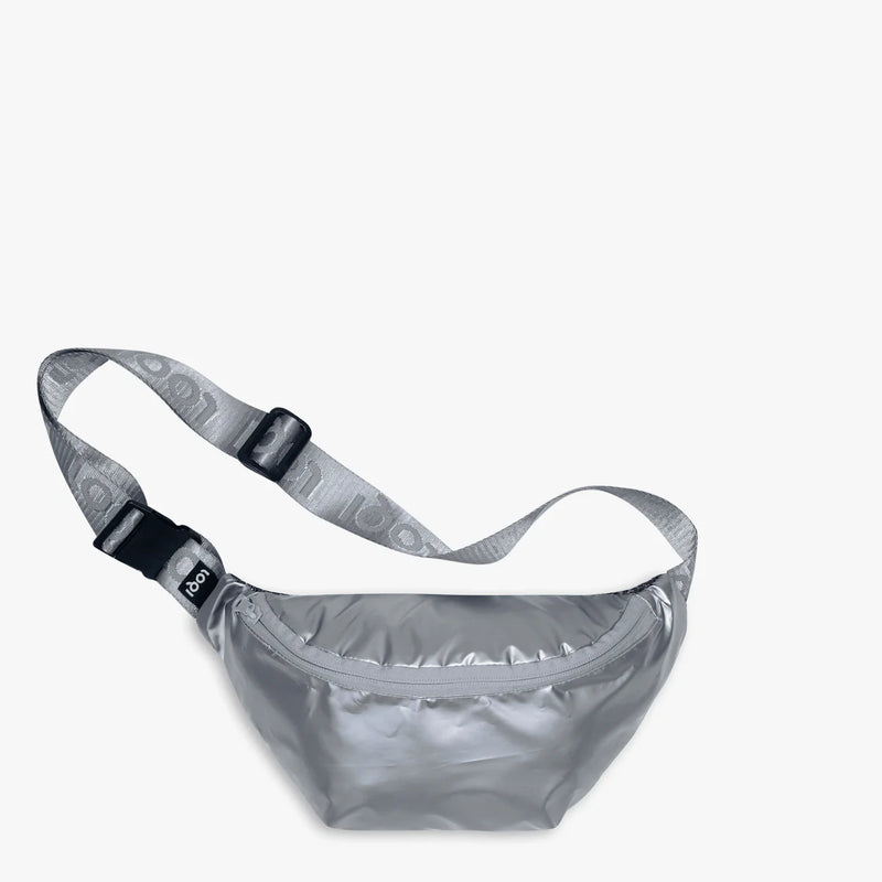 METALLIC Silbrige Gürteltasche