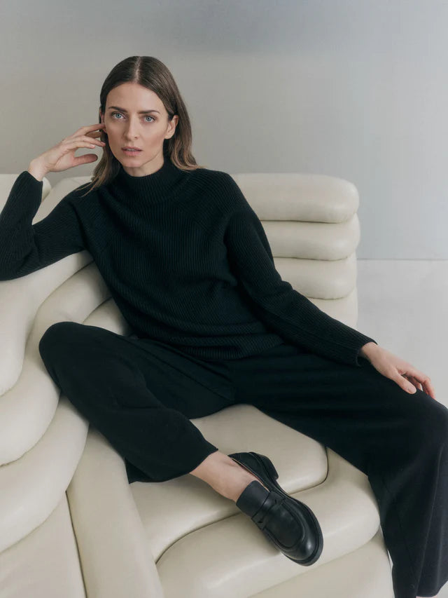 RIPPEN PULLOVER (GOTS) - Schwarz