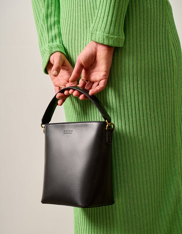 Bobbi Bucket Bag Midi - Schwarz - Vegan Uppeal™