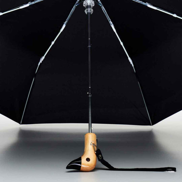 Klassischer, schwarzer, kompakter, umweltfreundlicher Duckhead-Regenschirm